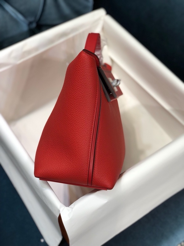 Hermes Kelly 2424 29cm Handbag in Red Clemence Leather 